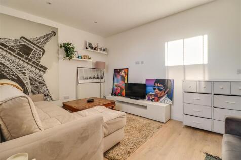 1 bedroom flat for sale