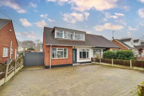 4 bedroom chalet for sale