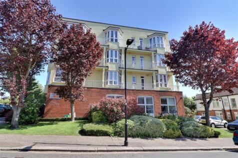 380 Station Road, Westcliff