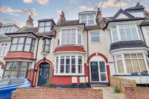 Oakleigh Park Drive, Leigh