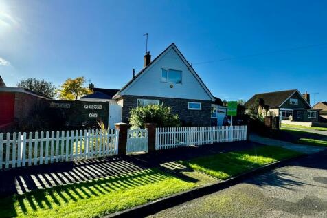 3 bedroom detached bungalow for sale