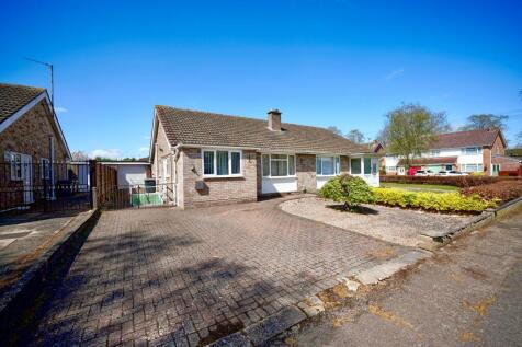 2 bedroom semi-detached house for sale