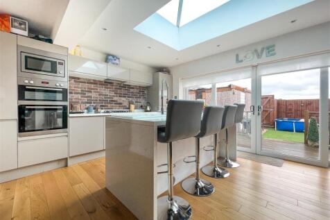 3 bedroom semi-detached bungalow for sale