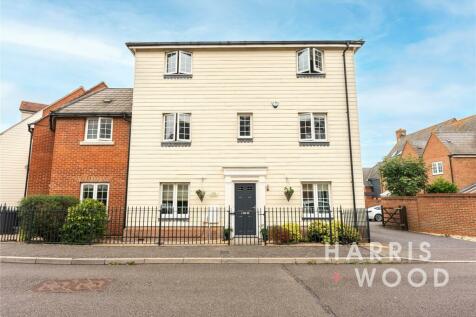 5 bedroom link detached house for sale