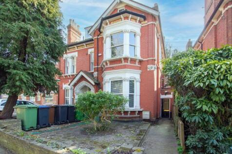 1 bedroom ground floor maisonette for sale