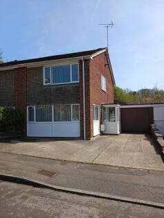 Southernwood Rise, Folkestone CT20 3 bed semi