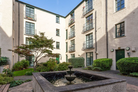 Yardheads, Edinburgh EH6 2 bed flat for sale