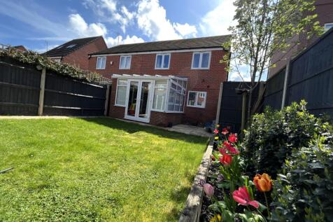 3 bedroom semi-detached house for sale