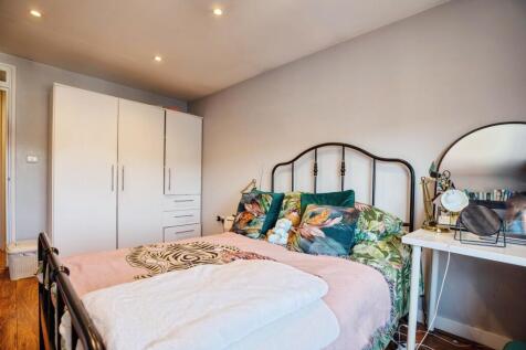 Enderby Street, London SE10 2 bed flat for sale