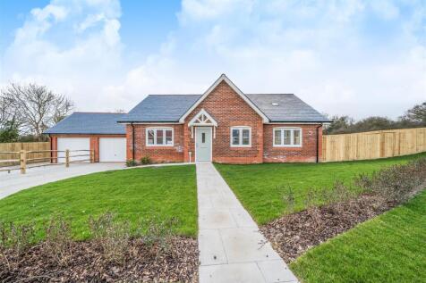 Monks Hill, Emsworth PO10 3 bed detached bungalow for sale