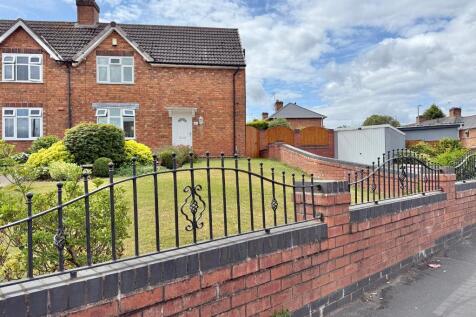 Hales Road, Wednesbury, WS10 9BS 3 bed semi