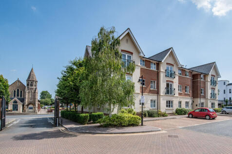Aylesbury HP21 2 bed apartment for sale
