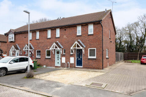 Aylesbury HP20 2 bed end of terrace house for sale