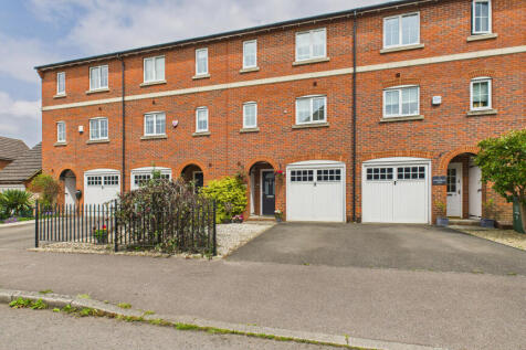4 bedroom town house for sale
