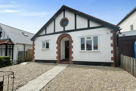 2 bedroom detached bungalow for sale