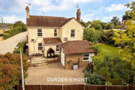 Aukingford Gardens, Ongar, CM5 5 bed detached house for sale