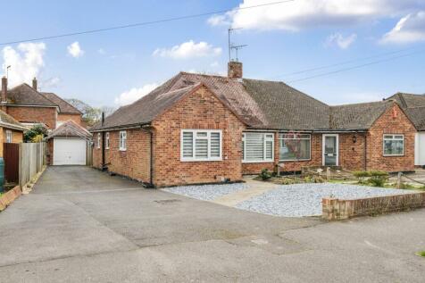 3 bedroom semi-detached bungalow for sale