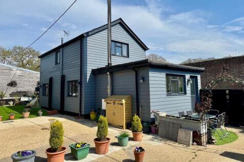 Muntham Drive, Barns Green, RH13 2 bed detached house for sale