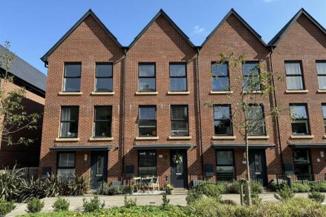 4 bedroom town house for sale