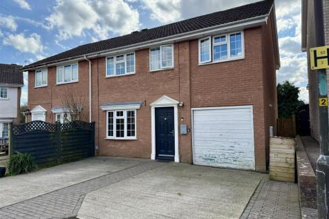 4 bedroom semi-detached house for sale