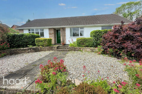 4 bedroom detached bungalow for sale