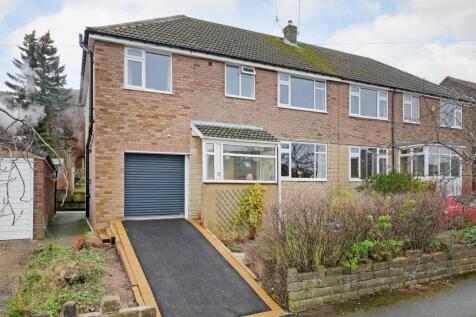 St Quentin Close, Bradway, S17 4PL 4 bed semi