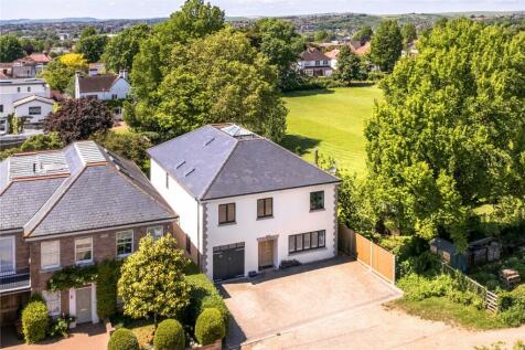 6 bedroom detached house for sale