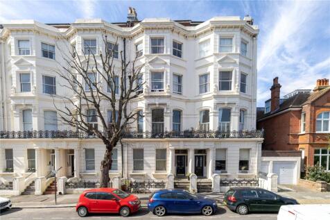 Palmeira Avenue, Hove, East Sussex, BN3 2 bed apartment for sale