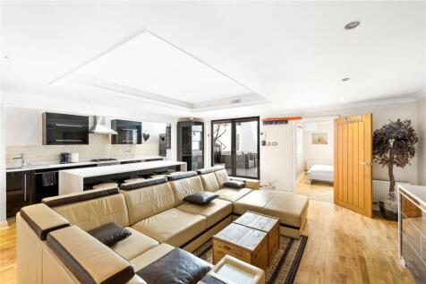 Rock Grove, Brighton, East Sussex, BN2 3 bed apartment for sale