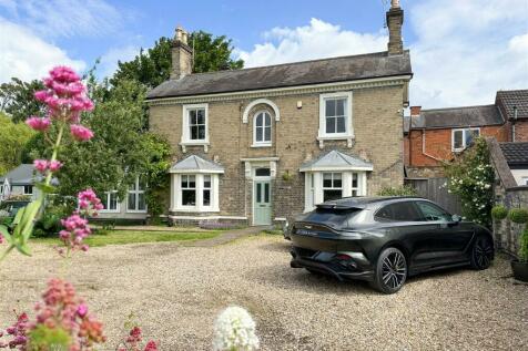 5 bedroom detached house for sale