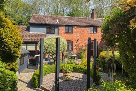 3 bedroom cottage for sale