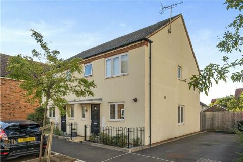 3 bedroom semi-detached house for sale