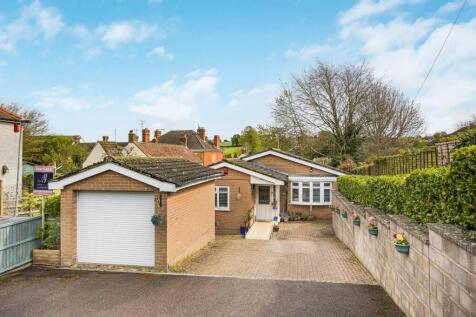 Spouthouse Lane, Dursley GL11 2 bed detached bungalow for sale