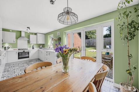 Great Oldbury Drive, Stonehouse GL10 4 bed detached house for sale
