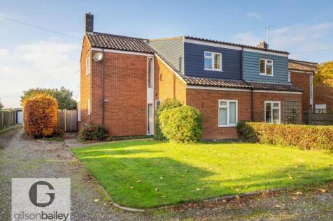 3 bedroom semi-detached house for sale