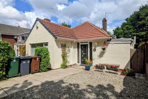 Fir Tree Close, Skelmersdale WN8 3 bed detached bungalow for sale