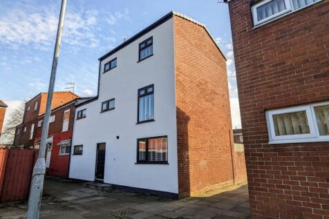 Carfield, Skelmersdale WN8 5 bed end of terrace house for sale