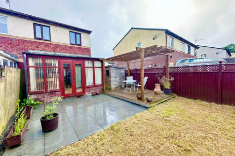 2 bedroom semi-detached house for sale