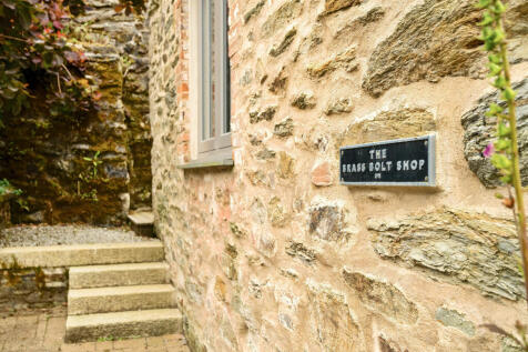 2 bedroom cottage for sale