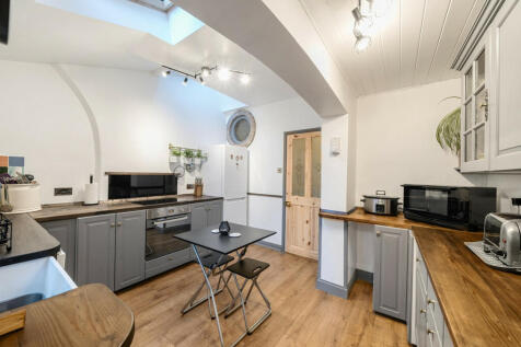 2 bedroom cottage for sale