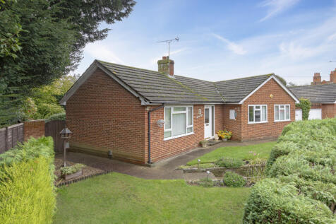 3 bedroom link detached house for sale