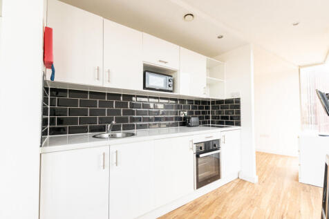 Studio flat for sale