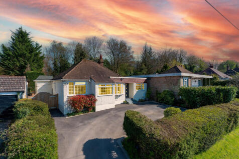 4 bedroom detached bungalow for sale