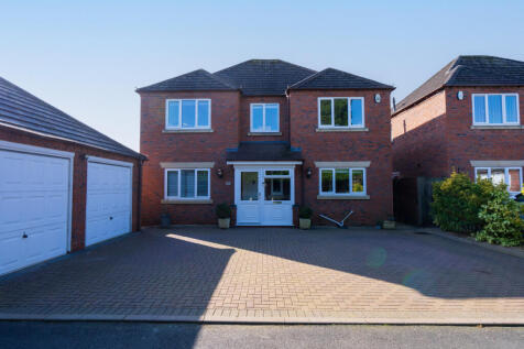 4 bedroom detached house for sale
