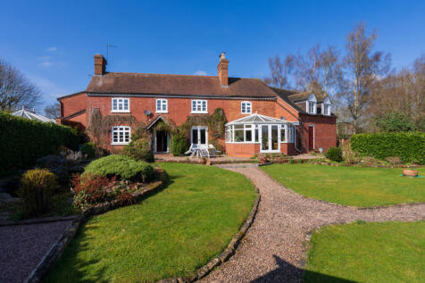 4 bedroom semi-detached house for sale