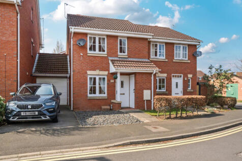 3 bedroom semi-detached house for sale