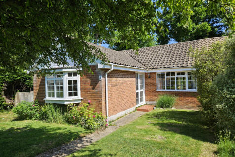 2 bedroom semi-detached bungalow for sale