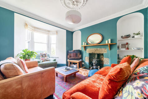 4 bedroom terraced house for sale