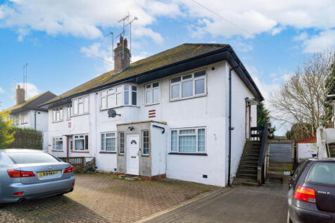 3 bedroom maisonette for sale