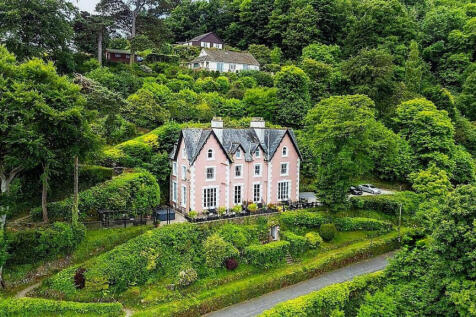 8 bedroom detached house for sale